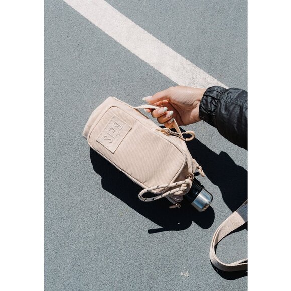 BÉIS The Water Bottle Sling / Beige Handbag Crossbody - Picture 3 of 12